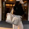 Bolsa de viaje casual de gran capacidad, ligera y versátil, adecuada para viajes cortos y viajes de negocios, se puede llevar al hombro o cruzada, también adecuada para deportes y fitness