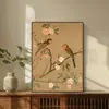 Alegre y edificante, este arte de pared estético estilo Dinastía Song es perfecto para decorar salas de estar y salones de té chinos modernos.. Presenta pinturas de seda con un motivo floral y de aves inspirado en el Zen