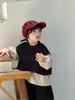 Roupas de Bebê Outono 2026 Novas Roupas Infantis Estilo Outono Versão Coreana Roupa Infantil Conjunto de Moletom com Colete e Calça Comprida para Meninos
