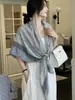 Chal Decorativo de Ropa Exterior para Primavera y Verano, Estilo Étnico, Fotografía de Viajes, Protección Solar, Bufanda Cuadrada Grande, Moderna, Versátil, Bufanda de Gama Alta para Mujer