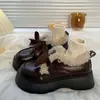 Sapatos Pequenos de Couro com Solado Grosso, Bolos de Esponja, Laço, Forrados com Pelúcia, Femininos 2026 Novos Moccasins de Outono/Inverno, Sapatos de Algodão Quentes e Confortáveis, Tendência