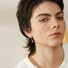 Aretes de diseño nicho europeos y americanos ins chapados en oro versión AB nuevos para mujer elegantes para ir al trabajo que no se decoloran