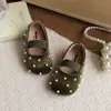 Zapatos de Princesa de Terciopelo para Niñas 2026 Nuevo Estilo Primavera y Otoño Mocasines Retro de Punta Redonda para Bebés con Detalles de Perlas