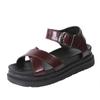 Comercio exterior transfronterizo Europa y Estados Unidos 2022 Nuevas sandalias cruzadas de suela gruesa para mujer, ropa exterior, zapatos de playa con hebilla de tacón de cuña, deseo suministro