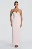 Vestido largo recto sin tirantes de color liso, estilo ins minimalista de alta gama, fruncido en la cintura, con un toque elegante