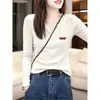 Design de moda outonal feminino, camiseta V-neck de manga longa, top casual plus size para mulheres plus size, disfarça a barriga e emagrece, com ombro de caimento regular