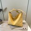 2024 Color Sólido Gran Capacidad Viajero Casual Moda Bolso Tote de Hombro para Mujer Otoño e Invierno Nuevo Ante Escarchado
