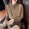 Camisa chic europea de moda con volantes y hebilla diagonal, camisa de manga larga para mujer con sentido del diseño, estilo occidental pequeño que combina con todo, top de calle