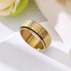 Anel Giratório de Aço Titânio com Padrão de Chave Retrô para Homens Alívio de Estresse Anel de Dedo Giratório Versátil Não Desbota Joia de Mão Fábrica Atacado