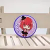 Bottons de lata temáticos de desenhos animados feitos sob medida, incluindo bottons redondos de metal bordados de anime e pins para apoio de fãs