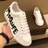 Tênis Casuais Versáteis Original Clássico Mcqueen de Cano Baixo Branco com Grafite de Letras, Plataforma Unissex de Solado Grosso Aumentador de Altura