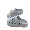 Zapatos perforados de doble uso, estilo nuevo y moderno para mujer, verano 2026, zapatillas versátiles de EVA, que aumentan la altura, de suela gruesa, ligeras, de punta cerrada para estudiantes