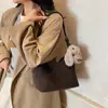 Bolso retro de otoño para debajo del brazo para mujer, nuevo estilo 2026, gamuza de alta gama, bolso de hombro cruzado para commuting Melard