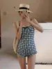 Traje de baño de una pieza tipo triángulo de moda para mujer, nuevo estilo 2026, que disimula el abdomen y estiliza, adecuado para la playa, vacaciones y aguas termales, disponible para venta al por mayor