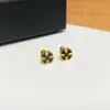 Brincos de Aço Titânio para Mulheres, Brincos de Tarraxa Coração da Moda da Internet, Novo Modelo 2026, Estilo de Nicho Dourado de Alta Qualidade, Brincos Populares
