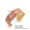 A pulseira aberta de aço inoxidável anti-gotejamento mais vendida da Temu é uma pulseira de aço titânio de luxo leve, nicho e de alta qualidade que não desbota