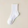 Calcetines de hombre desodorantes absorbentes de sudor primavera y otoño cuatro estaciones calcetines de algodón calcetines deportivos para mujer al por mayor