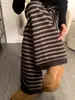 Calça Mochi de Tricô Listrada Marrom para Mulheres, Calça de Dormir Grossa e Caída para Outono e Inverno, Calça Casual de Toalha de Perna Larga para Caminhada