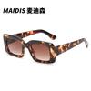 Gafas de sol Jamie 1854 de Moda con Montura Pequeña Cuadrada y Lentes Degradadas Color Océano, con Patillas Ovaladas Gruesas, Estilo Simple Gafas de Sol 1854