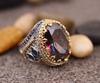 Wecheng WISH venta caliente transfronteriza nuevo anillo retro de piedras preciosas de colores para hombre anillo ancho chapado en oro de dos tonos fabricantes