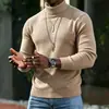 Invierno 2026 Estilo Nuevo Hombres Color Sólido Ajuste Delgado Cuello Alto Suéter de Punto Juvenil Casual Capa Base