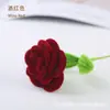 Ventas directas del fabricante: flor de rosa de alambre trenzado terminada, flor eterna creativa para manualidades DIY, flor artificial de un solo tallo, rosa roja