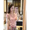 Camiseta de punto rosa con cuello en V, hombro normal, manga corta para mujer, estilo delgado de verano, ajuste irregular ceñido, entallada en la cintura, mangas acampanadas pequeñas, top corto