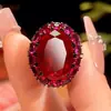 2025 Huabi Joyería Corindón Rojo Simulado Espinela Azul Conjunto de Joyería de Lujo Ligero Piedra Principal 15*20 Mayoreo