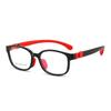 Los ojos de silicona suave TR90 para niños se pueden equipar con gafas de moda anti-luz azul para niños y niñas con marco de gafas negro.