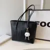 Bolso tote minimalista de gran capacidad estilo coreano para mujer, nueva colección 2026, con diseño color-blocking, casual, adecuado para el trabajo y los desplazamientos, se puede llevar como bolso de hombro o de axila