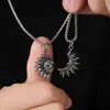Colar Assimétrico Cruzado Sol e Lua para Homens, Joia de Aço Titânio para Mulheres, Versátil, Personalizado, Simples, Joia Cruzada da Amazon