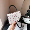 Bolsa Pequena Quadrada Doce Transfronteiriça para Mulheres, Nova Bolsa de Ombro Color-Blocking Cor Cereja Outono 2026, Bolsa Transversal para o Dia a Dia, Tendência