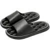 Zapatillas de casa de verano para mujer, transpirables, antideslizantes, para baño, sandalias antifugas, sandalias de suela gruesa para hombre, venta al por mayor para hombre