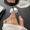 Anillo de joyería para mujer de acero de titanio con diseño de nicho, sentido de alto nivel que no se desvanece, pequeño resorte, celebridad de Internet, nuevo estilo