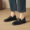 Diseño simple y elegante de camelia, tacón grueso de 3 cm, mocasines de mujer estilo old money, nuevo modelo 2026, zapatos pequeños de cuero con punta cuadrada