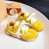 Tênis respiráveis versáteis, sapatos casuais leves para meninos e meninas, sapatos infantis Forrest Gump, sapatos de sola macia para primavera e outono para crianças mais velhas