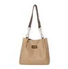 Bolsa de ombro com corrente estilo coreano 2026, fresca e simples, bolsa tote casual minimalista de grande capacidade, bolsa de axila em couro macio