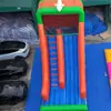 Resbaladilla inflable personalizada con animales de la jungla para parque de atracciones
