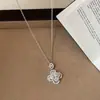 Collar, Pendientes y Anillo de Flor de Perla de Lujo Ligero Versátil para Mujer Estilo Mori Super Hada Elegante Cadena de Collar Tendencia de Moda Cadena para Clavícula