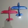Fabricantes de aviones de espuma al por mayor, avión luminoso engrosado para lanzar con la mano, avión luminoso oscilante, juguete modelo de espuma EPP