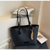 Bolso de Hombro Casual y de Moda para Mujer 2025 Nuevo Bolso Tote Retro de Gama Alta Gran Capacidad Casual Bolso de Axila