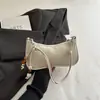 Colección de invierno 2026: bolso de hombro de estampado de leopardo de moda de este año, un bolso de hombro elegante y minimalista, un bolso pequeño cuadrado chic