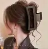 Pinza de Garra Mate Color Café para Mujer, Nuevo Modelo 2026, Pinza Grande para el Cabello Grueso, Accesorio para el Cabello Tipo Pinza de Tiburón
