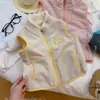 Nova coleção Outono/Inverno 2026: coletes estilosos e quentinhos para bebês e crianças, adequados para meninos e meninas, projetados para uso casual como peça externa