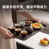 Uau, uma bandeja retangular com design de ondas d'água, perfeita para exibir lanches, frutas secas, ou como bandeja para mesa de centro ou de jantar para o chá da tarde e sobremesas.