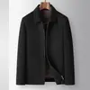 Chaqueta de lana hecha a mano para hombre con cuello de solapa, cierre de cremallera, forro desmontable de plumón de pato blanco al 90%, adecuada para hombres de mediana edad, una prenda exterior de negocios cálida y elegante para el invierno