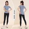 Conjunto esportivo de duas peças para mulheres, com patchwork de malha, folgado, para uso transfronteiriço, gola redonda, respirável, modelador, para yoga e fitness, de manga curta