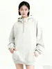 Moletom com Capuz e Zíper Parcial Cinza Claro Estilo Novo Primavera e Outono Personalizado para Mulheres, Estilo Preguiçoso, Visual Simples Emagrecedor, Top Casual e Versátil