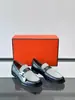 Sapatos Loafers Masculinos de Couro Genuíno Mais Vendidos da Fábrica de Origem, Sapatos Casuais de Negócios Hms com Patchwork de Lona de Cano Baixo, Fornecimento Transfronteiriço