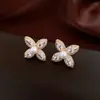 Pendientes de Reloj de Bolsillo Asimétricos con Incrustaciones de Perla de Aguja Plateada y Diamante Pendientes de Botón Exquisitos Retro Franceses con Sentido de Diseño Pendientes de Nicho Venta al por Mayor